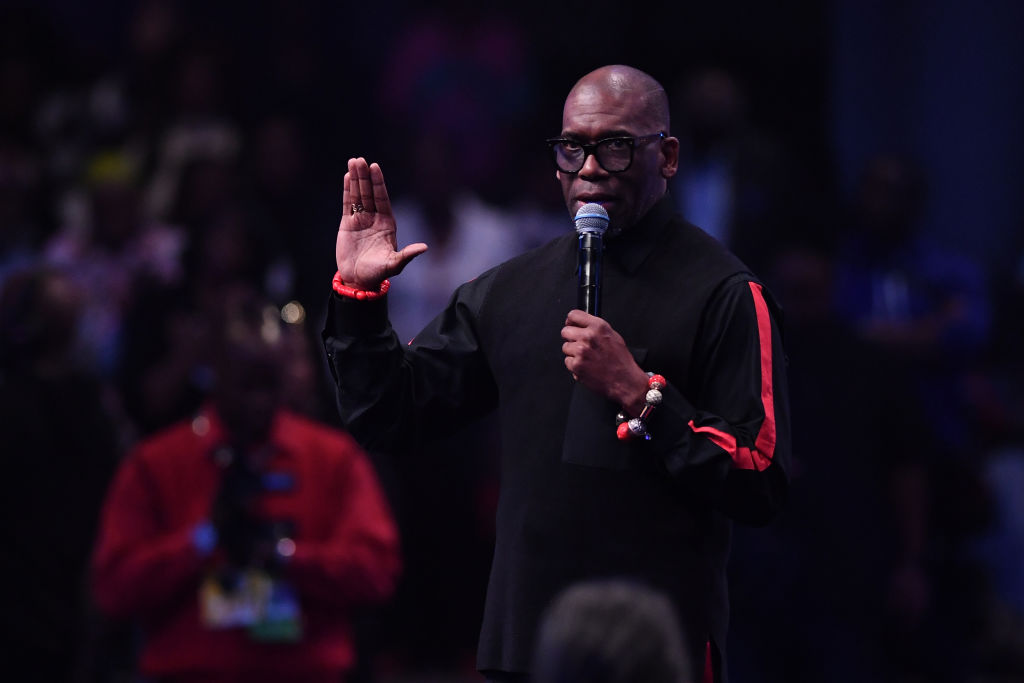 Kirk Franklin Pop-Up Live Performance