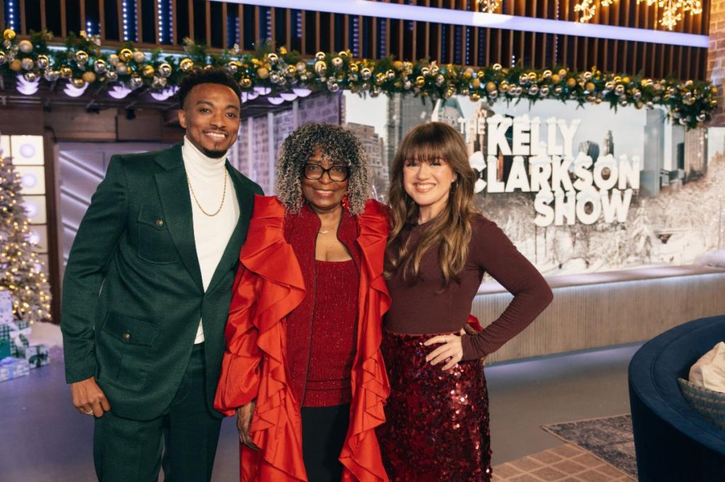 jonathan mcreynolds kelly clarkson