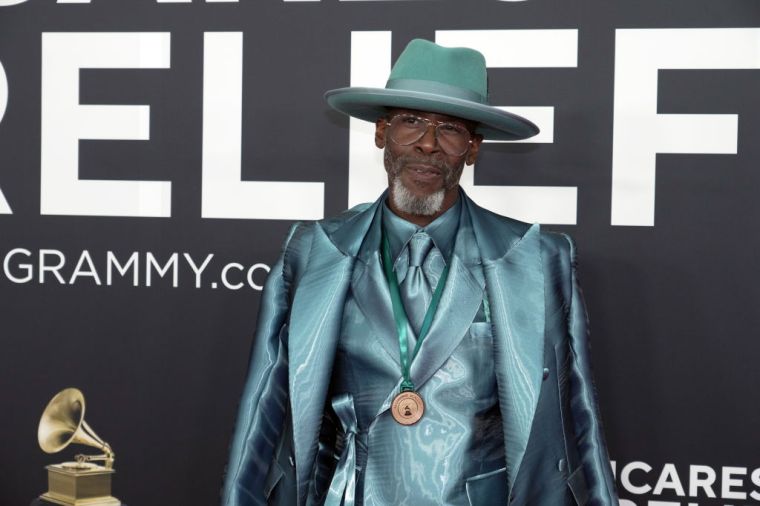 Ricky Dillard appears on red carpet.